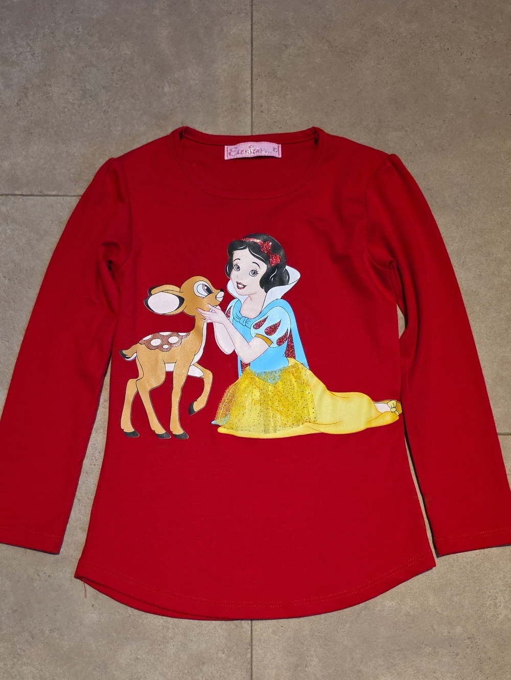 Girl's Red Snow White Print Long-Sleeve Top. Size 10